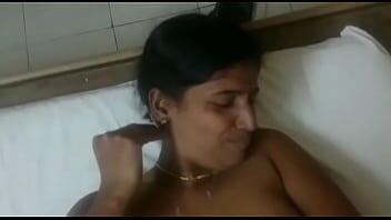 Indian aunty enjoying handjob